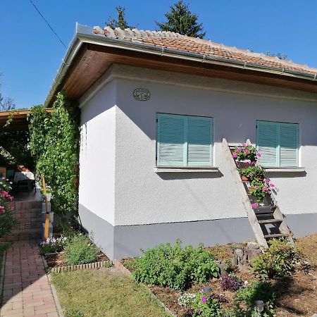 Menta Apartman Mezőkövesd Eksteriør bilde