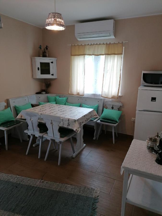 Menta Apartman Mezőkövesd Eksteriør bilde