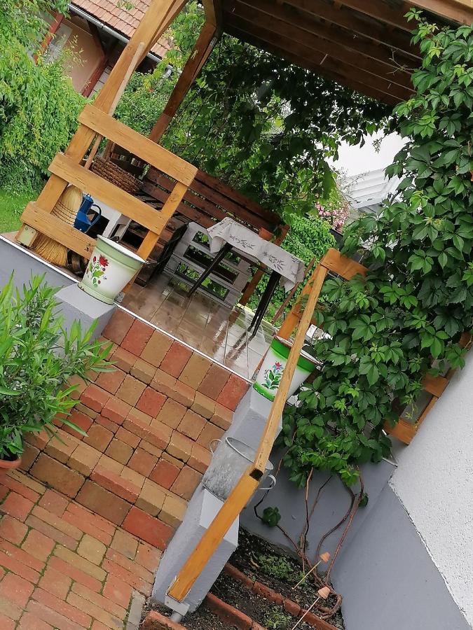 Menta Apartman Mezőkövesd Eksteriør bilde