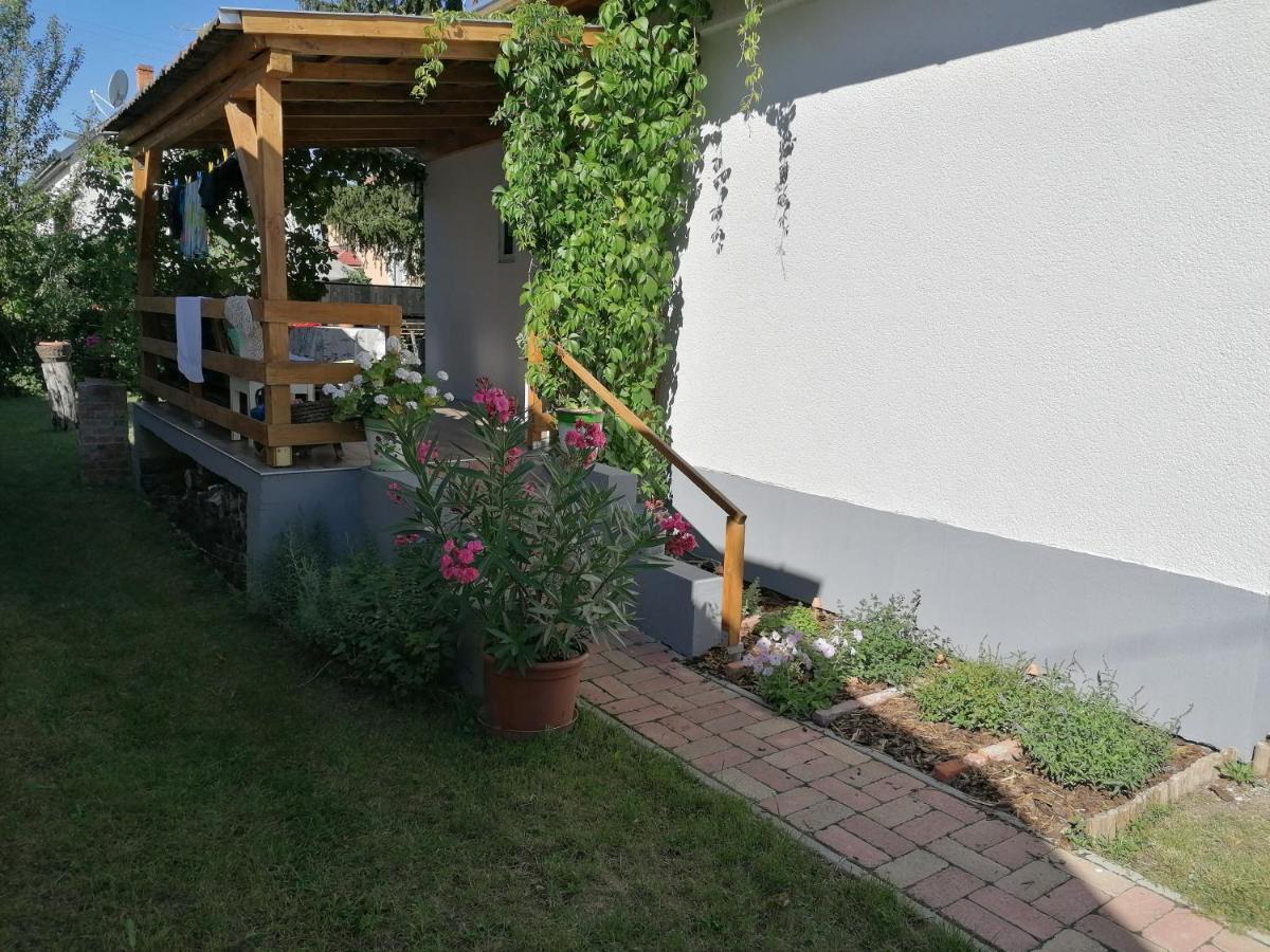Menta Apartman Mezőkövesd Eksteriør bilde
